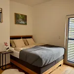 Apartment Mc Neues Und Sonniges Doppelhaus, 1 Mit Grosse Terrasse Und E-ladestation In Bei Graz