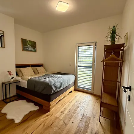 公寓 Mc Neues Und Sonniges Doppelhaus, 1 Mit Grosse Terrasse Und E-ladestation In Bei Graz *