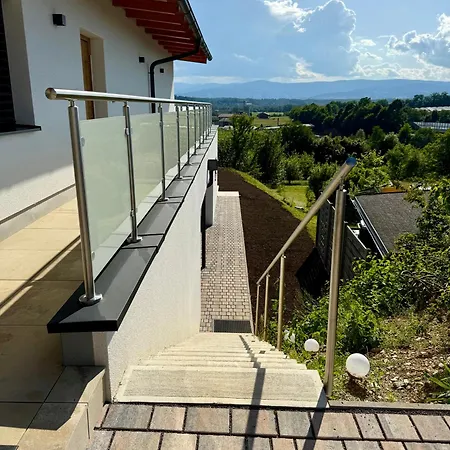 Neue Und Sonnige Doppelhaushaelfte In Bei Graz 1 Apartment Dobl-Zwaring