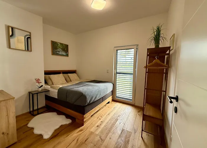 公寓 Mc Neues Und Sonniges Doppelhaus, 1 Mit Grosse Terrasse Und E-ladestation In Bei Graz *