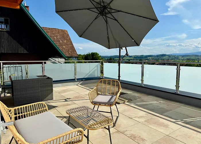 Mc Neues Und Sonniges Doppelhaus, 1 Mit Grosse Terrasse Und E-ladestation In Bei Graz 公寓