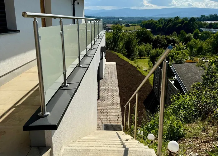 Mc Neues Und Sonniges Doppelhaus, 1 Mit Grosse Terrasse Und E-ladestation In Bei Graz 公寓 Dobl-Zwaring